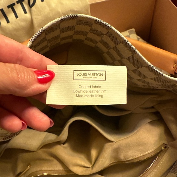 “Discontinued” Louis Vuitton MM Artsy - Picture 7 of 8